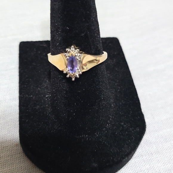 10kt Gold Tanzanite Ring Size 7 - Picture 1 of 13
